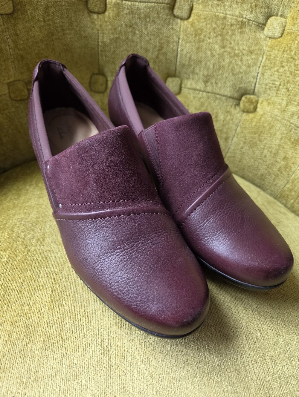 EUC Clarks Emily Step Leather Loafer